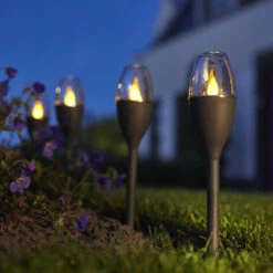 Luxform Prikspot - Solar - Grijs - LED Flame Effect - H38 Cm -Winkel Voor Woonverlichting 692a9a2f93994268ae43ecf0c5a01eb7